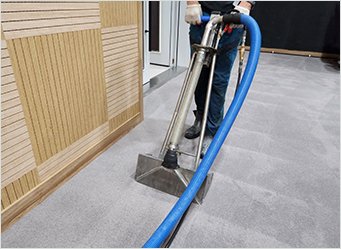 바닥 청소 사진