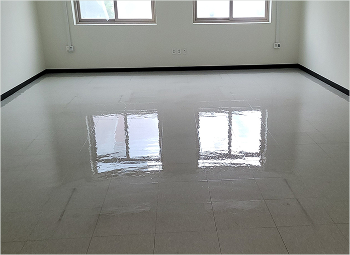 바닥 청소후 사진