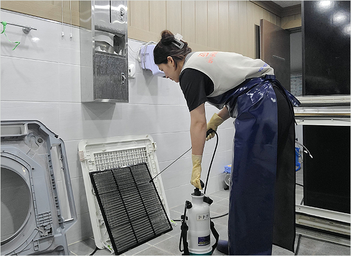 시스템 에어컨 필터 청소 사진