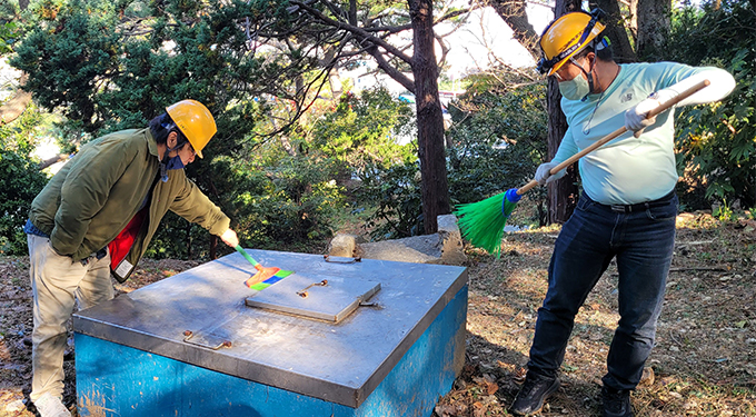 저수조 덮개 청소 사진