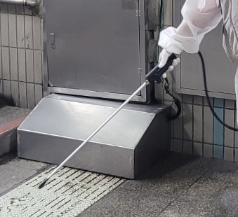 외부 바닥 환풍기 방역 사진